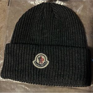 Moncler Beanie Grey